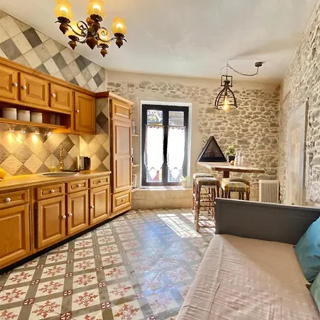 La Maison Des Templiers ~ Ostal Medieval ~ Logis Enchantes