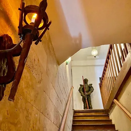 Apartment La Maison Des Templiers ~ Ostal Medieval ~ Logis Enchantes