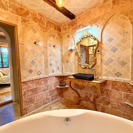 La Maison Des Templiers ~ Ostal Médiéval ~ Logis Enchantés
