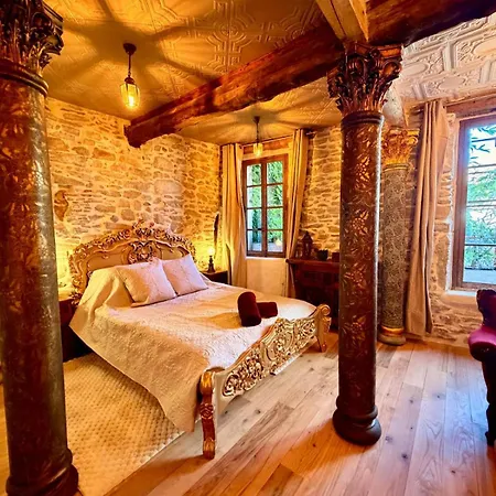 La Maison Des Templiers ~ Ostal Médiéval ~ Logis Enchantés *